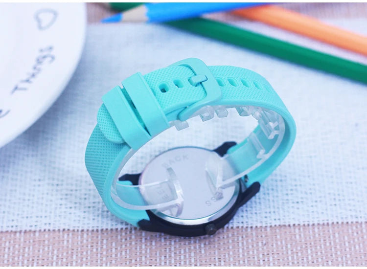 2024 New Style Children Boys Girls Simple 24 Hours Luminous Hands Sports Silicone Strap Watches Jelly Colors Quartz Wristwatches