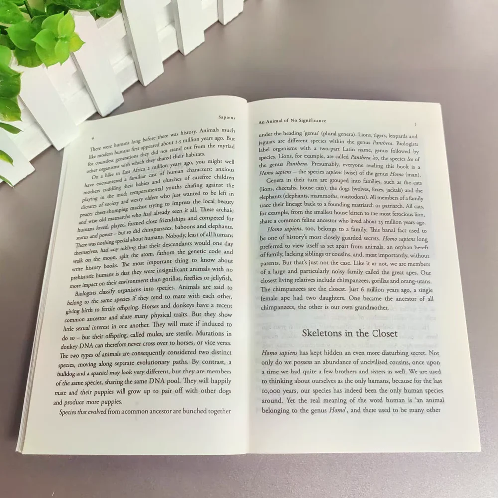 Sapiens: A Brief History of Humankind Yuval Noah Harari English Books Anthropological History Books Extracurricular Reading Book